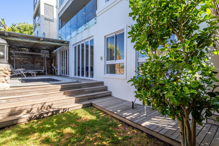 6 Bedroom Property for Sale in Simons Kloof Western Cape